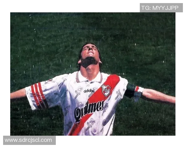 盘点足坛巨星经典专属动作演绎绿茵场上的独特魅力