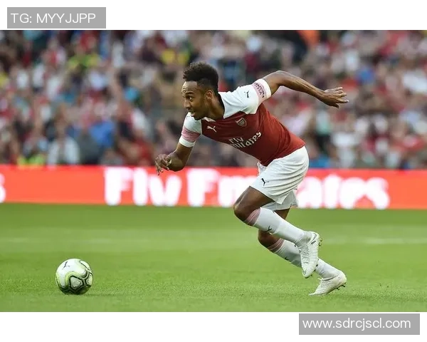 足球巨星发福对比：从巅峰到膺品的身形变迁与健康影响分析